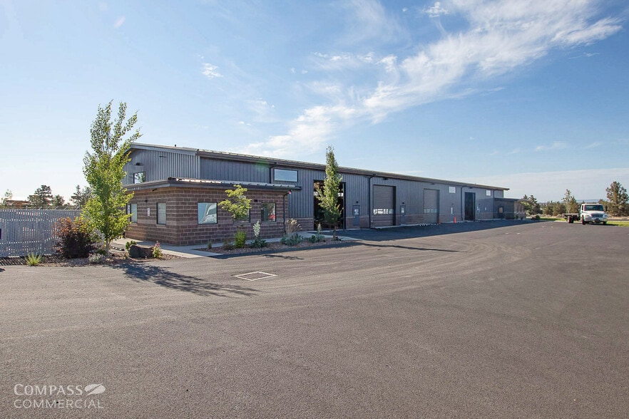 3525 SW Empire Dr, Prineville, OR for lease - Building Photo - Image 2 of 18