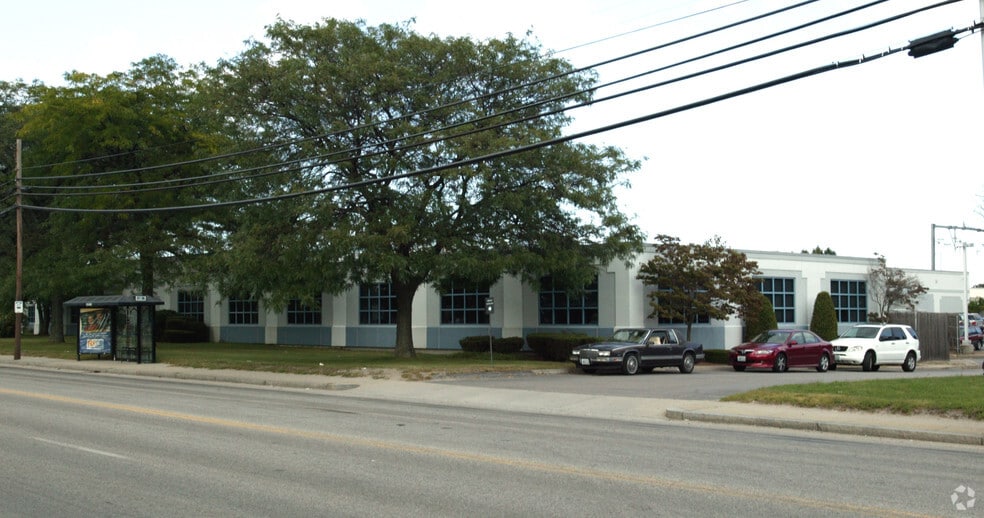 480 Jefferson Blvd, Warwick, RI for sale - Building Photo - Image 2 of 15