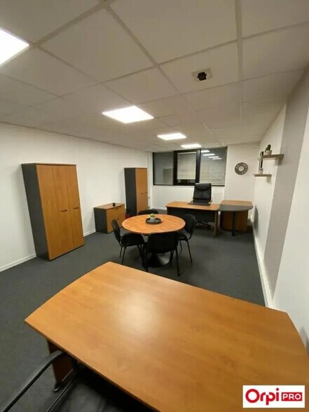 Office in Plérin for lease - Interior Photo - Image 3 of 4