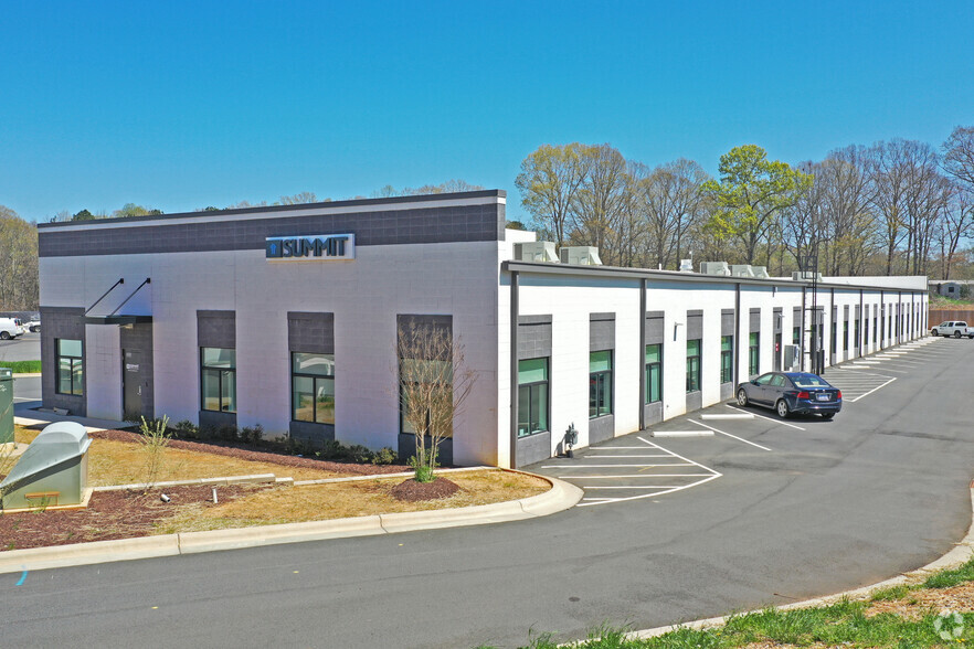 360 Executive Ct, Hillsborough, NC for lease - Building Photo - Image 2 of 4