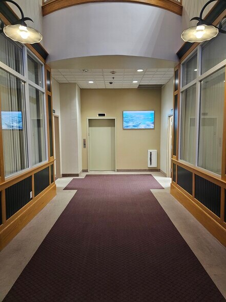 275 Martine St, Fall River, MA for lease - Lobby - Image 3 of 6