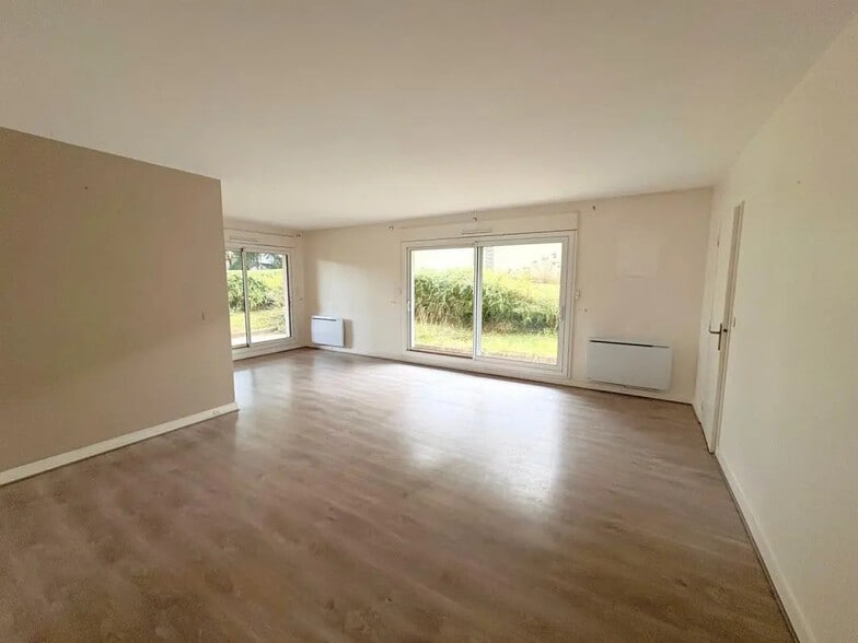 Office in Saint-Germain-en-Laye for sale - Building Photo - Image 3 of 11