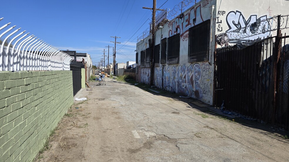 7919 S Central Ave, Los Angeles, CA for sale - Building Photo - Image 2 of 4