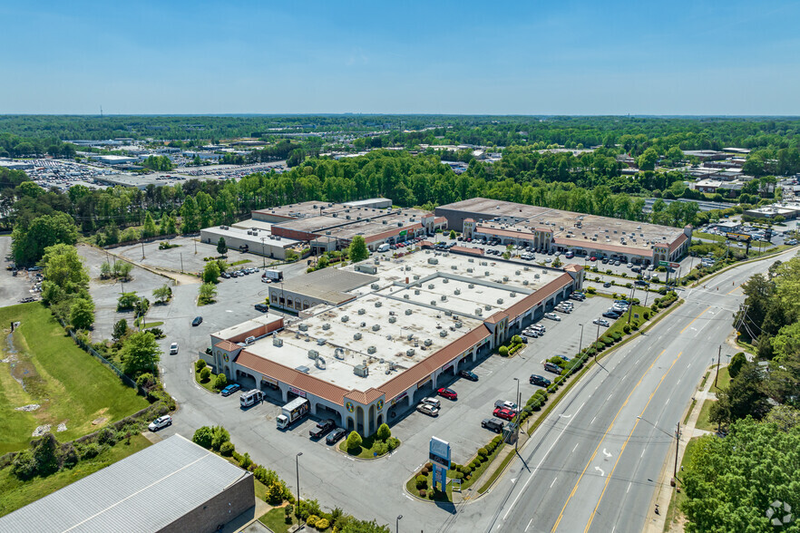 4925 W Market St, Greensboro, NC for lease - Aerial - Image 2 of 9