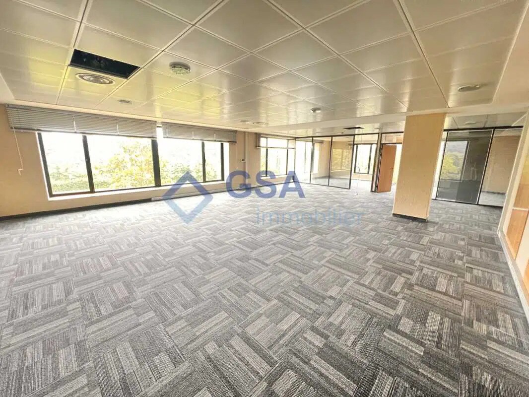 Office in Lieusaint for lease Interior Photo- Image 1 of 9