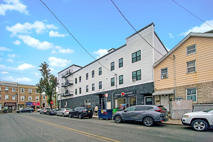 136 Elm St, Newark, NJ for sale - Building Photo - Image 3 of 6