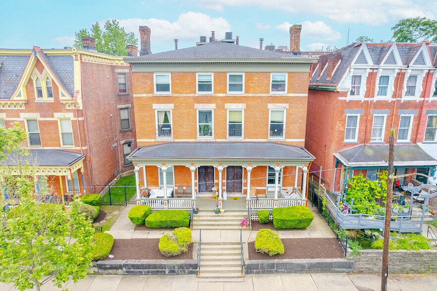 Faulsey Flats Apartments portfolio of 2 properties for sale on LoopNet.com - Building Photo - Image 3 of 48