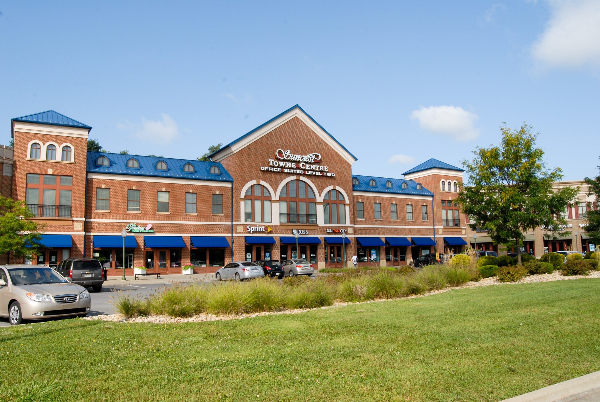 1000-1298 Suncrest Towne Centre Dr, Morgantown, WV for sale Primary Photo- Image 1 of 1