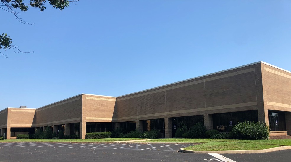 2 Executive Dr, Moorestown, NJ for sale - Building Photo - Image 1 of 1