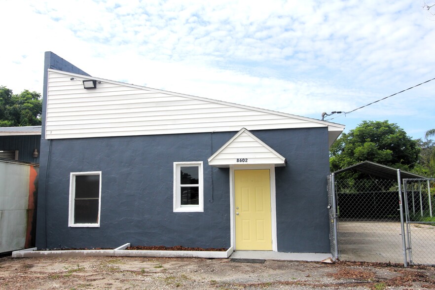 38602 County Road 54, Zephyrhills, FL for sale - Primary Photo - Image 1 of 8