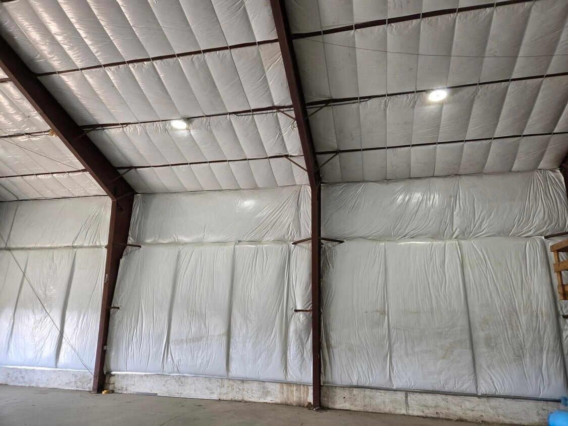 181-185 Sabre Dr, Sebring, FL for lease Interior Photo- Image 1 of 4