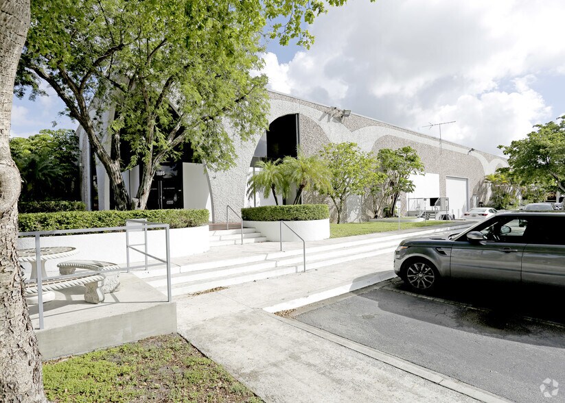 1605 NW 159th St, Miami, FL for sale - Primary Photo - Image 1 of 1