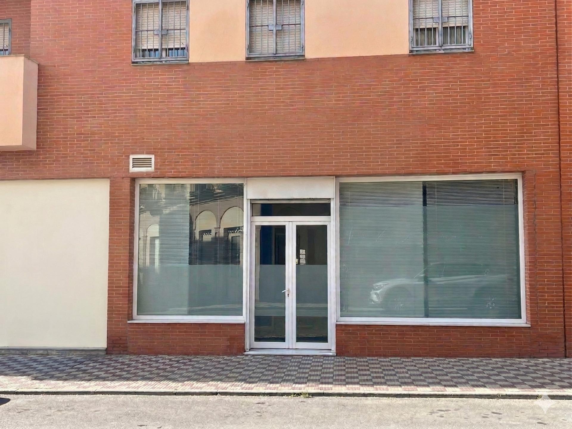 Retail in Dos Hermanas, Sevilla for lease Building Photo- Image 1 of 2
