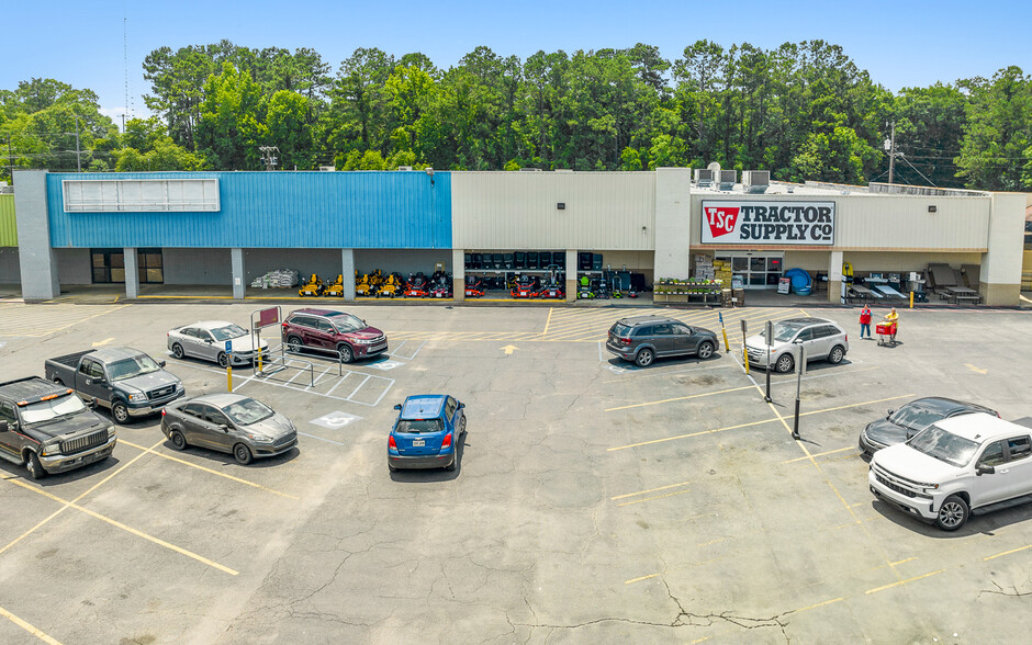 723-739 Highway 165 S, Oakdale, LA for sale - Building Photo - Image 2 of 10