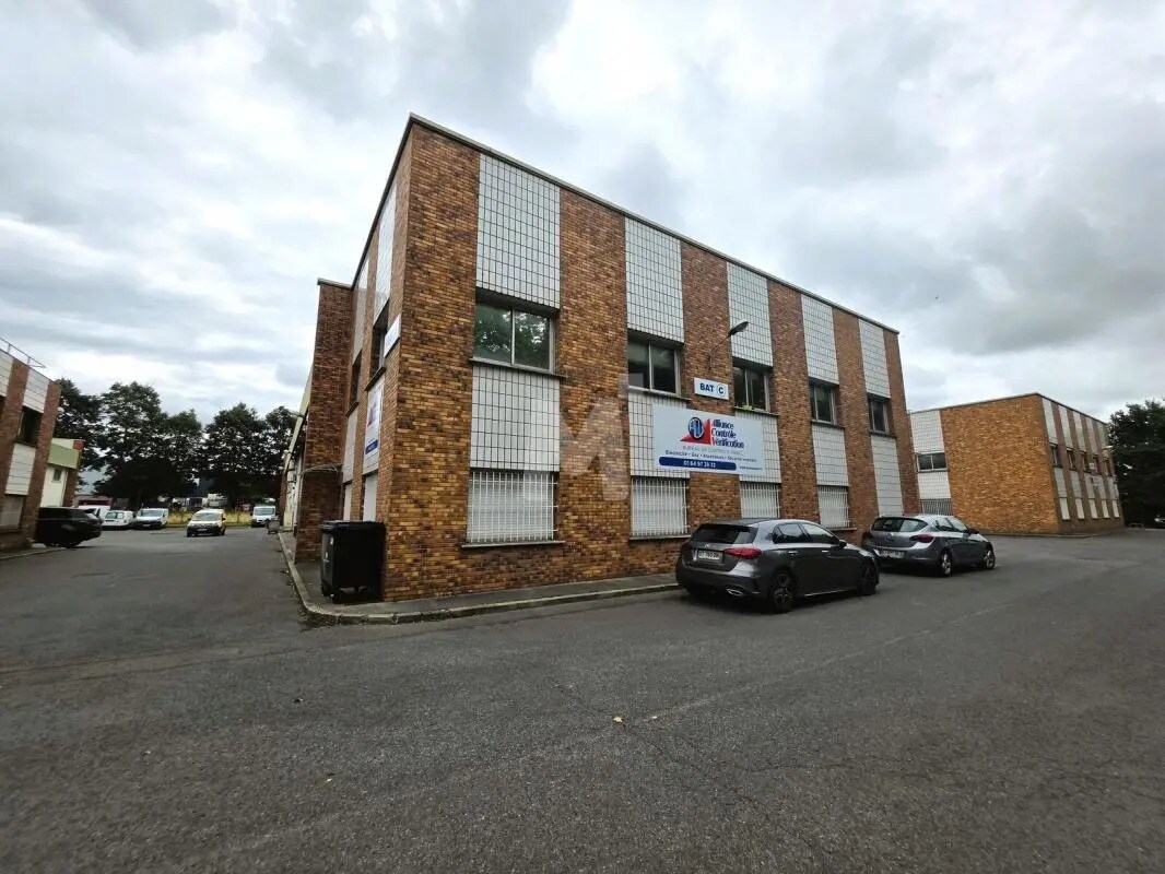 Office in Évry-Courcouronnes for sale Building Photo- Image 1 of 7