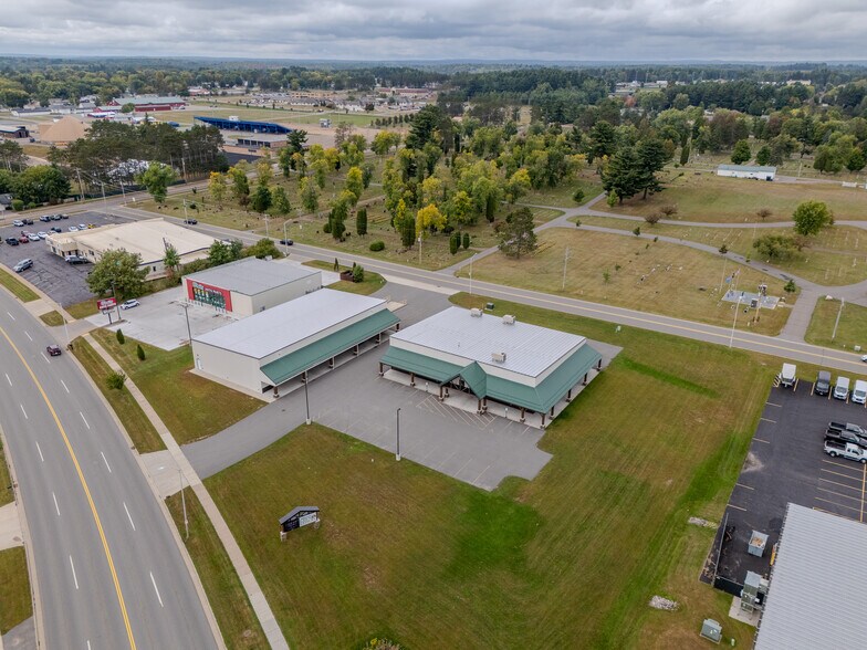 2500 E Main St, Merrill, WI for sale - Building Photo - Image 2 of 34