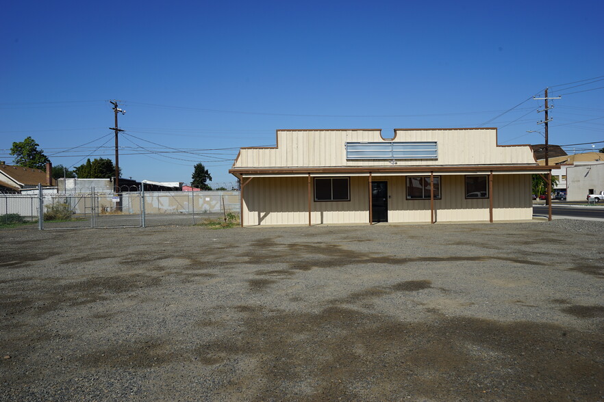 6 W 2nd Ave, Toppenish, WA for sale - Building Photo - Image 1 of 1