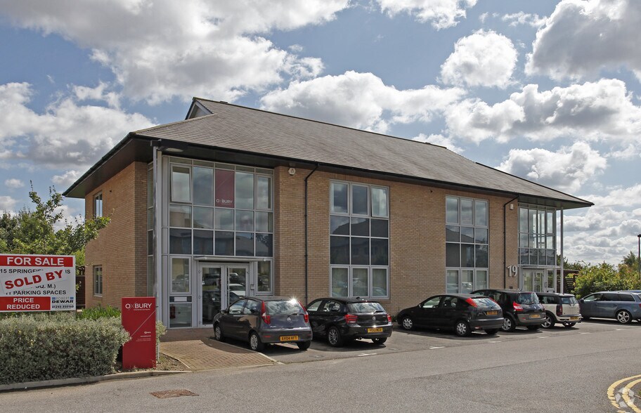 17-19 Springfield Lyons Approach, Chelmsford for sale - Primary Photo - Image 1 of 1