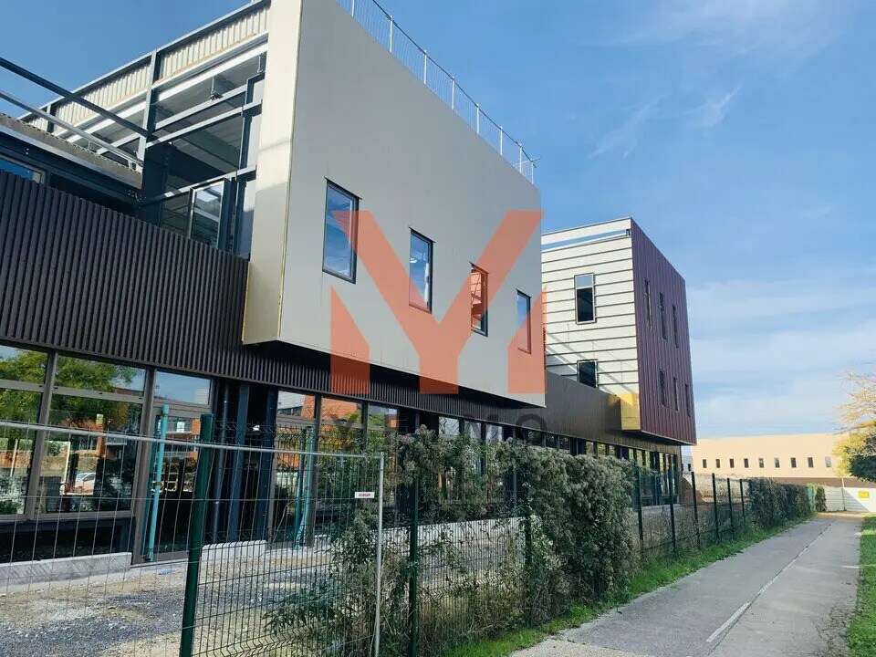 Flex in Gennevilliers for lease Building Photo- Image 1 of 6