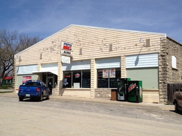 123 W 3rd St, Alma, KS for sale - Primary Photo - Image 1 of 1