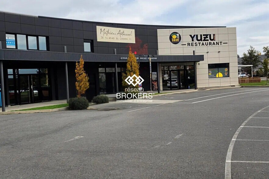 Retail in COURNON-D'AUVERGNE for lease - Building Photo - Image 1 of 11