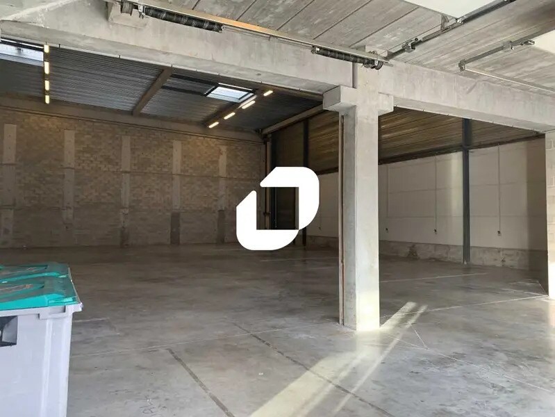 Location Local d'activités 360 m² à 1 742 m² - Photo 1