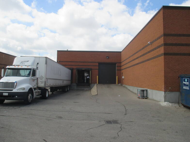 6135 Danville Rd, Mississauga, ON for lease - Building Photo - Image 3 of 4