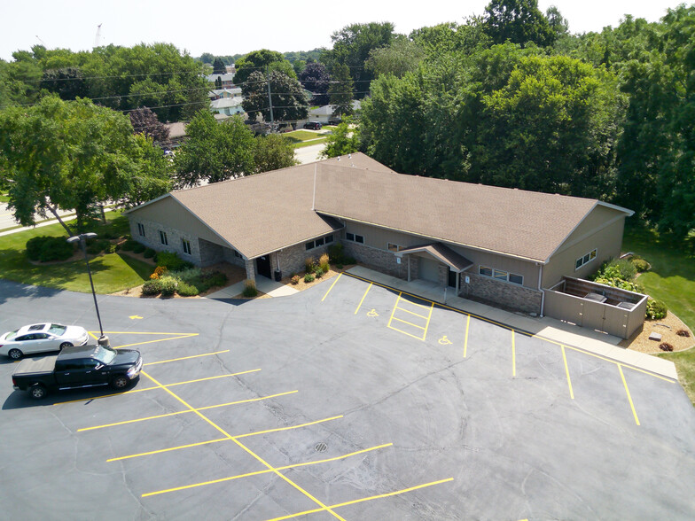 2605 Kennedy Rd, Janesville, WI for lease - Building Photo - Image 2 of 6