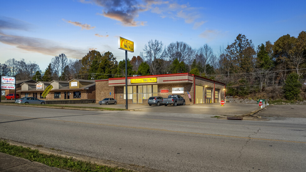 669 Knox Blvd, Radcliff, KY for sale - Building Photo - Image 2 of 8