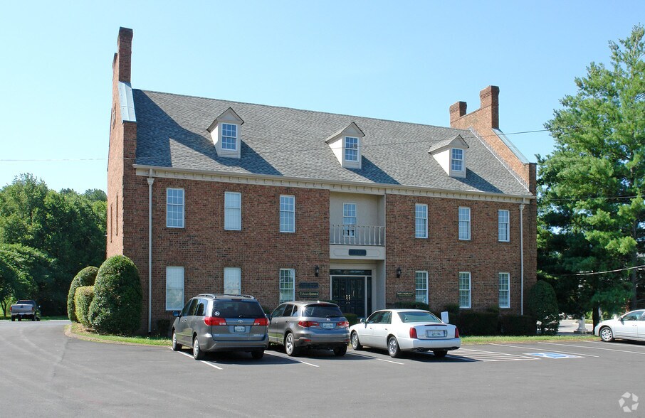 311 E Main St, Hendersonville, TN for lease - Primary Photo - Image 1 of 2