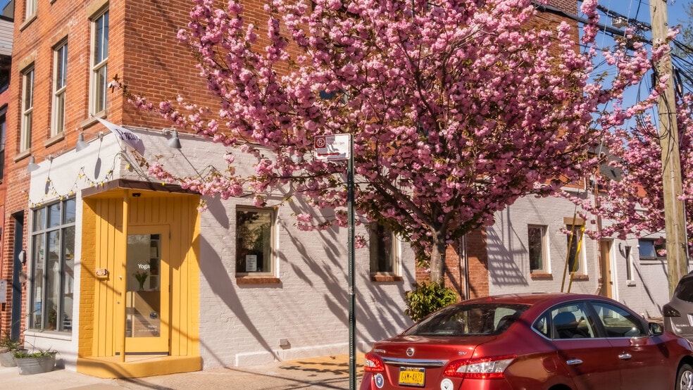 424 Van Brunt St, Brooklyn, NY for lease - Building Photo - Image 3 of 5