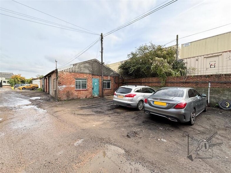 Wharf Rd, Gravesend for lease - Building Photo - Image 2 of 3