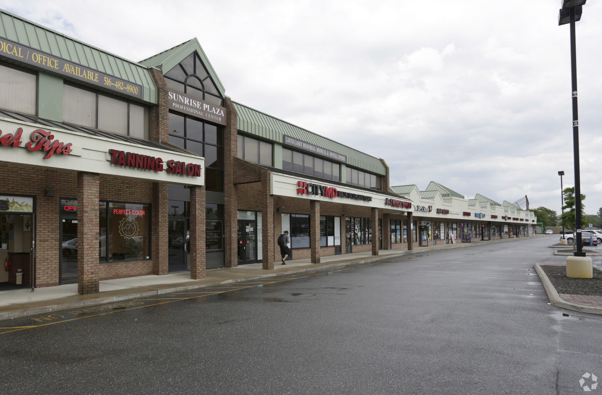 632 Wellwood Ave, Lindenhurst, NY 11757 Wellwood Plaza Shopping