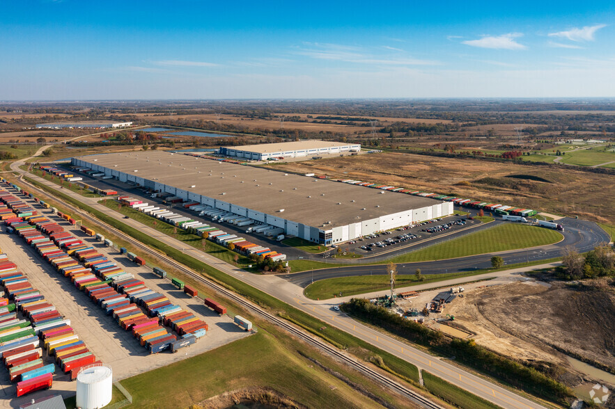 21051 W Walter Strawn Dr, Elwood, IL for lease - Aerial - Image 2 of 4