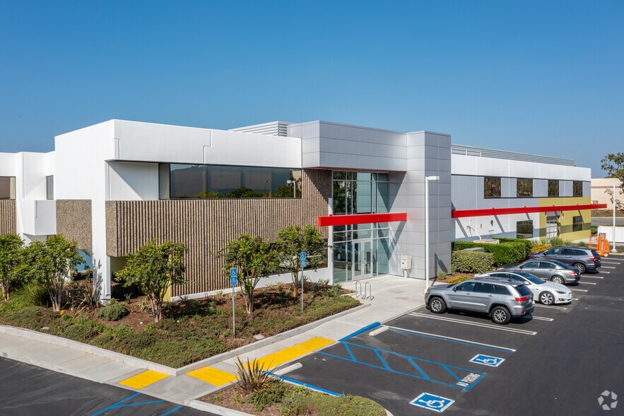 3 Burroughs, Irvine, CA for lease - Primary Photo - Image 1 of 32