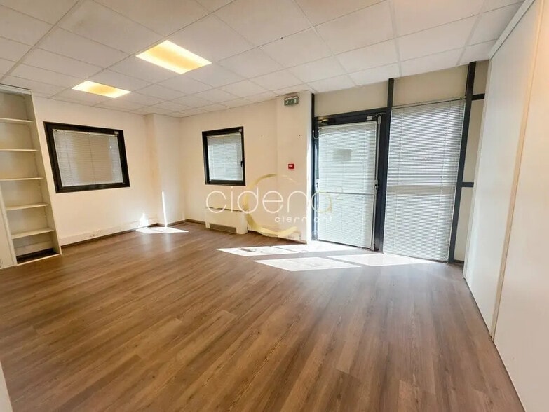 Office in Aubière for sale - Building Photo - Image 2 of 12