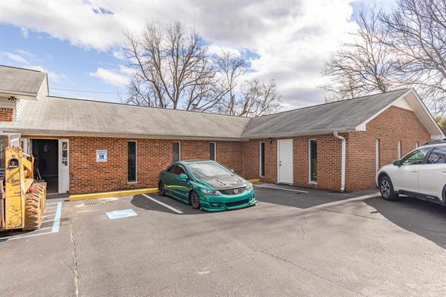 250 Cedar Springs Ave, Spartanburg, SC for sale - Building Photo - Image 2 of 17