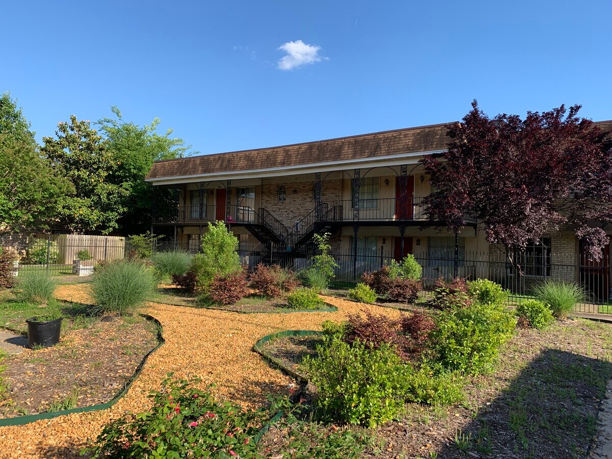 6310 Colonel Glenn Rd, Little Rock, AR 72204