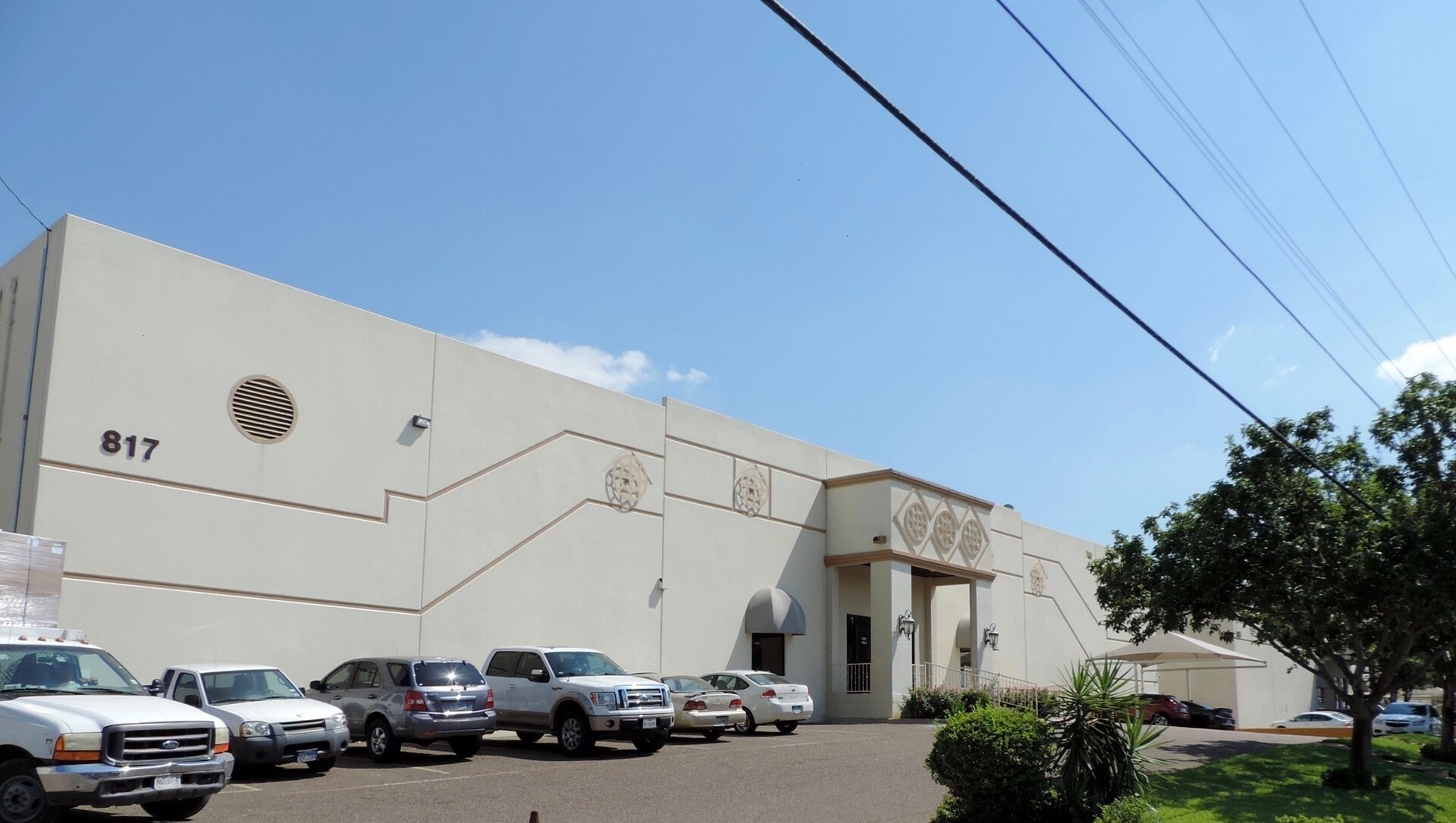 817 Union Pacific Blvd, Laredo, TX for sale Primary Photo- Image 1 of 1