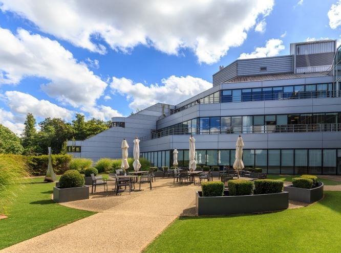 Ermyn Way, Leatherhead for lease - Building Photo - Image 3 of 11