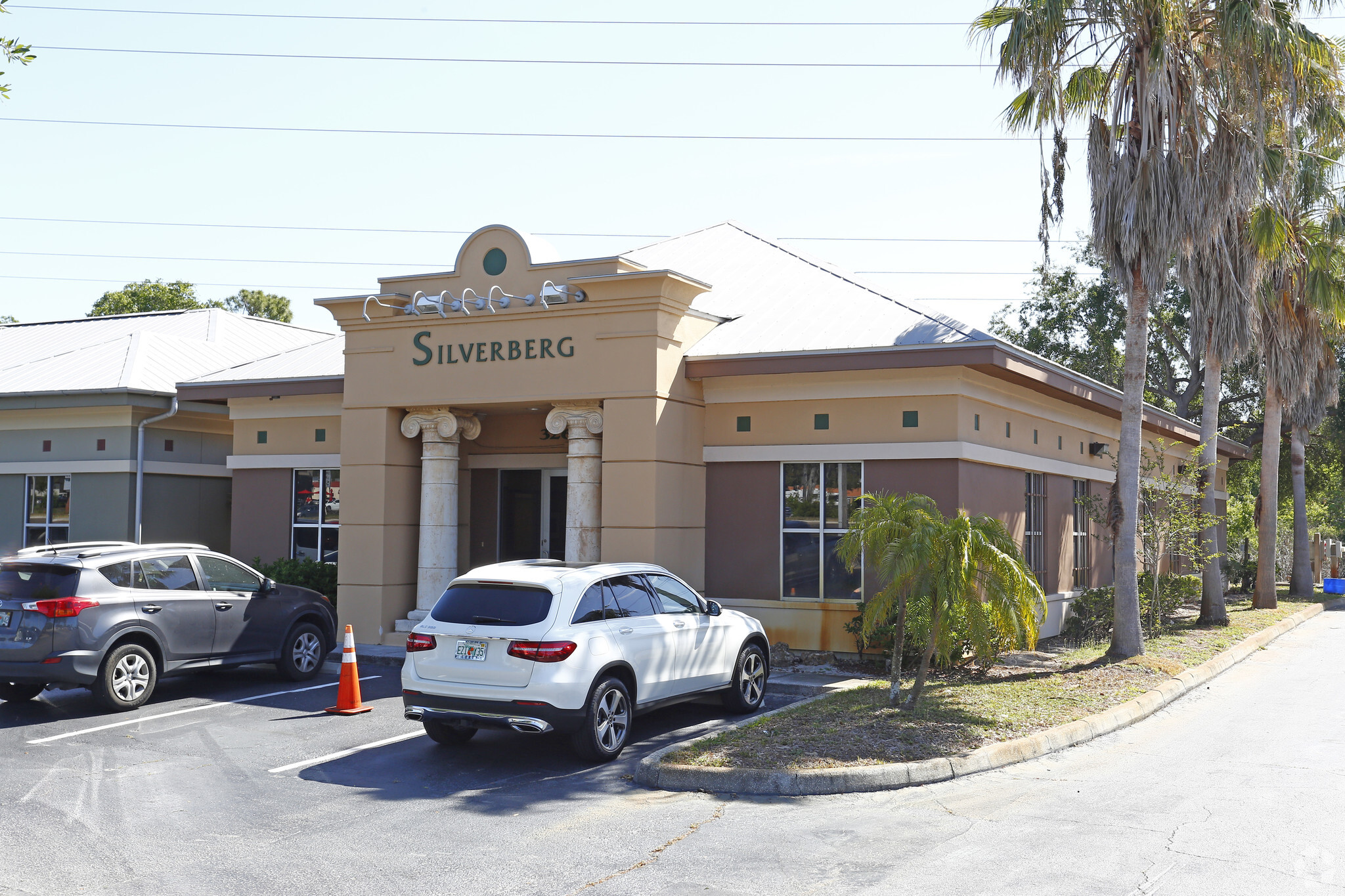 32699 US Highway 19 N, Palm Harbor, FL for lease Primary Photo- Image 1 of 19