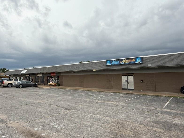 3667-3683 S Mendenhall Rd, Memphis, TN for lease - Primary Photo - Image 1 of 1