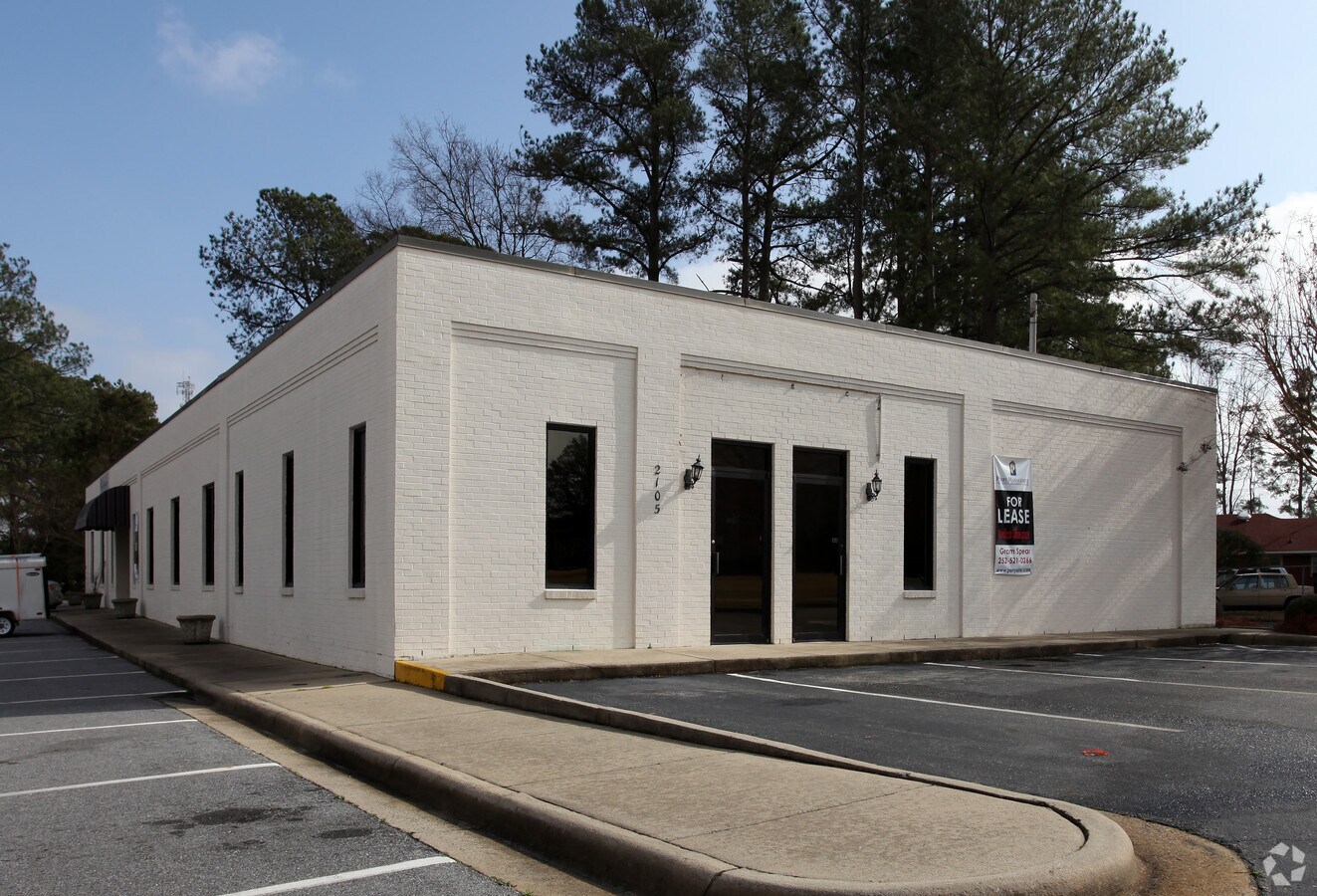 2105 Presbyterian Ln, Kinston, NC 28501