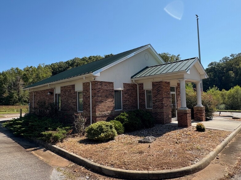 48 Animal Clinic Rd, Stuart, VA for lease - Building Photo - Image 1 of 18