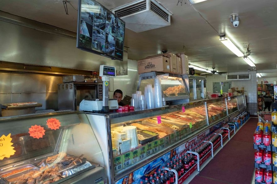 1709 N Willowbrook Ave, Compton, CA for sale - Building Photo - Image 3 of 9