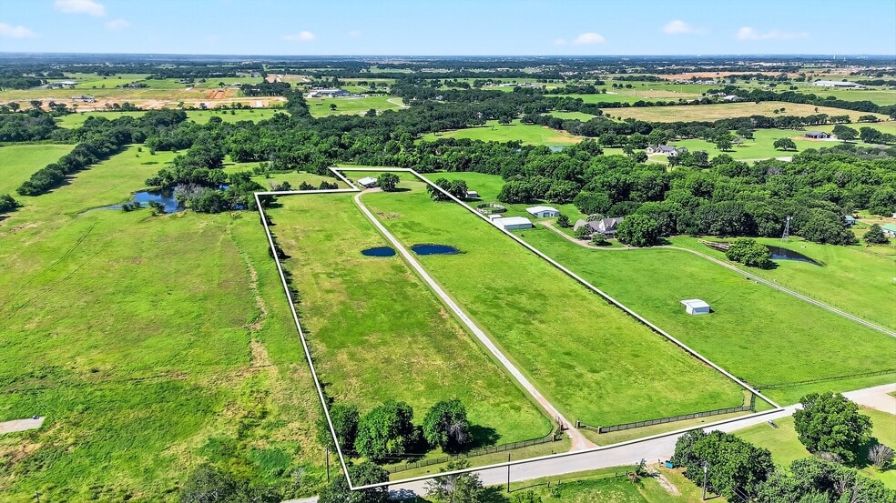 12041 Bell Rd, Pilot Point, TX for sale - Building Photo - Image 3 of 15