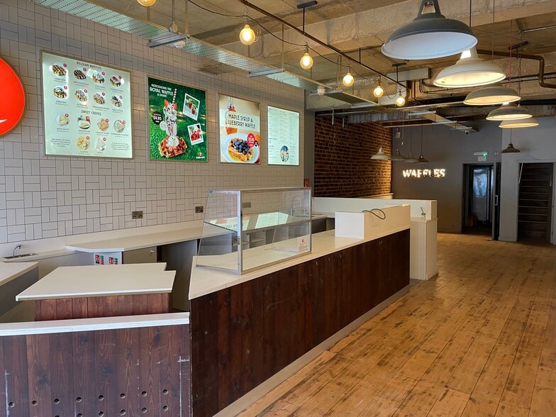 25 High St, Salisbury for sale - Building Photo - Image 3 of 6