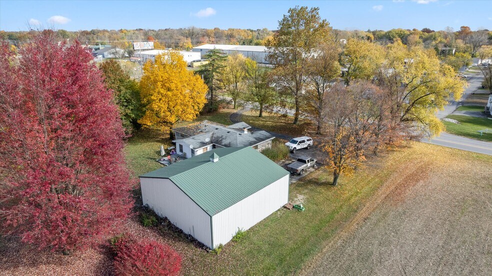 876 N Raceway Rd, Indianapolis, IN 46234 Flex for Sale