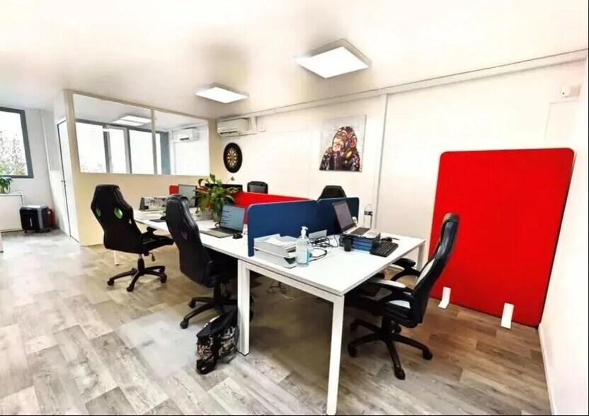 Office in Templemars for sale - Interior Photo - Image 2 of 3