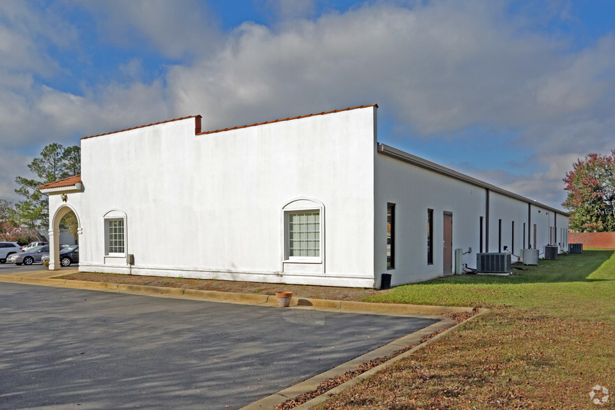 2305 Wellington Dr, Wilson, NC for lease - Building Photo - Image 3 of 5